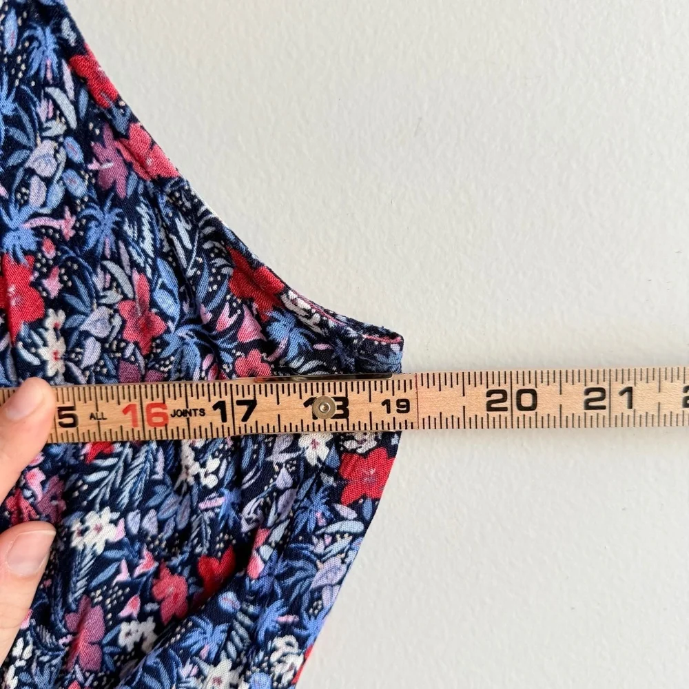 Market & Spruce Navy Floral Liliana Surplice Knit Romper - Picture 6 of 9